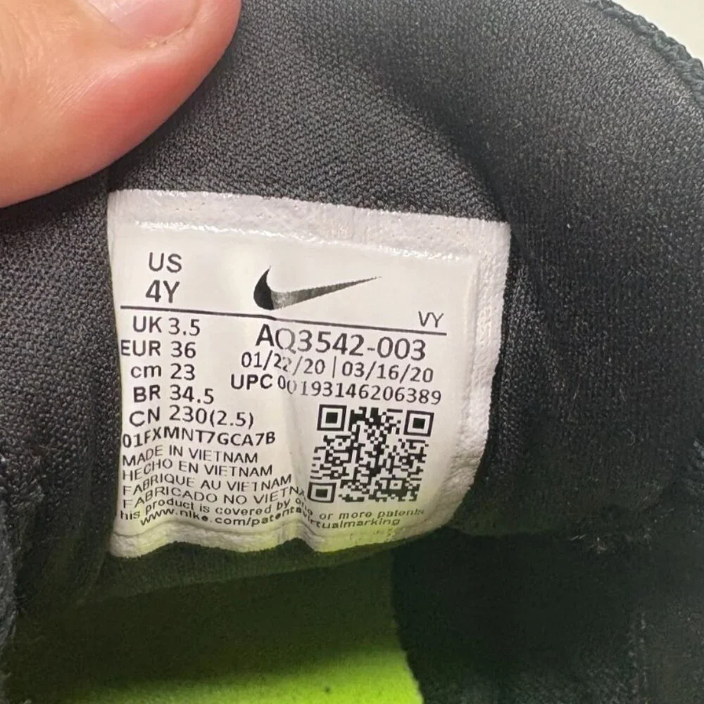 Nike Shoes Star Runner 2 GS Kids Size 4Y Triple Black AQ3542-003